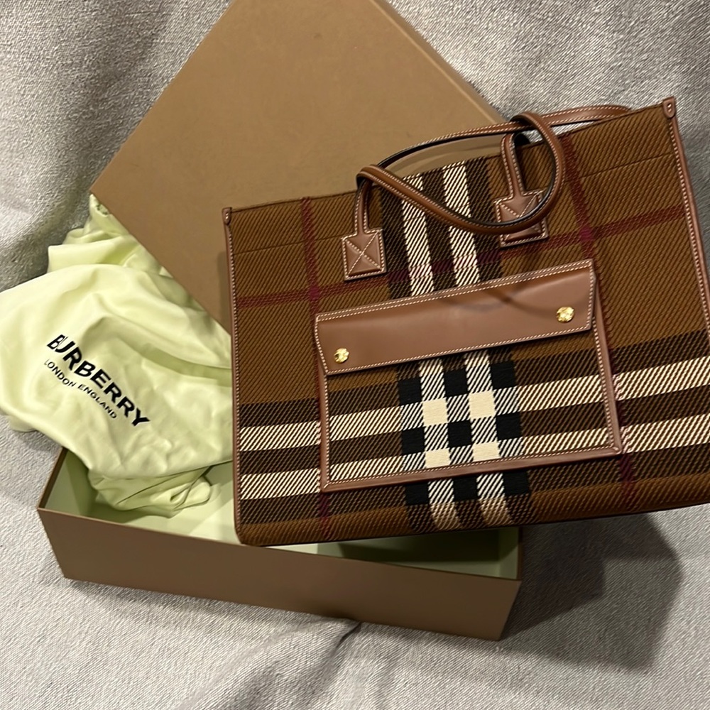 Burberry Freya Tote